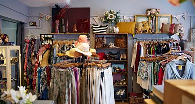 Charytatywny sklep „Zwierzolubów” ruszy na Dworcowej-55738