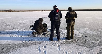 Kontrolowali wędkarzy na jeziorach