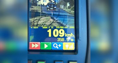 109 km/h w terenie zabudowanym. Kierowca stracił prawo jazdy