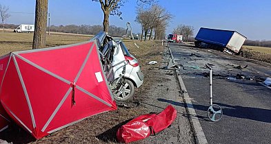 Groźny wypadek na DK15. Jest ofiara śmiertelna. Droga zablokowana
