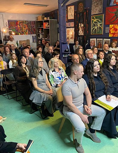 Sztuka ponad granicami. Artystyczny wieczór w Leonard Gallery-53310