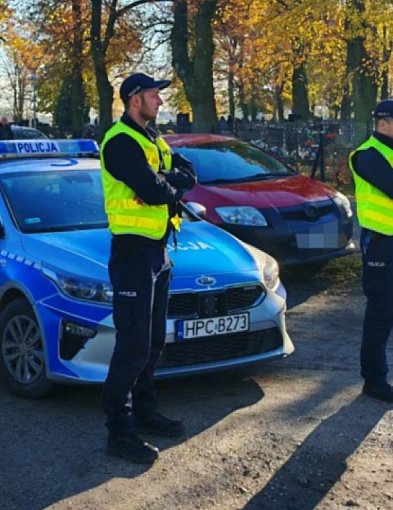 Policyjne działania na drogach powiatu w okresie „Wszystkich Świętych”-53759