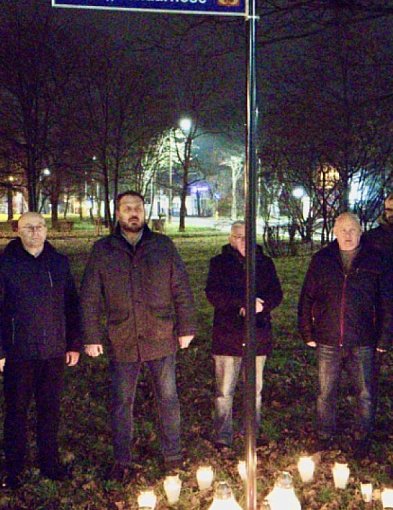 Znicze dla Ofiar Stanu Wojennego. Nocne spotkanie w Inowrocławiu-55077