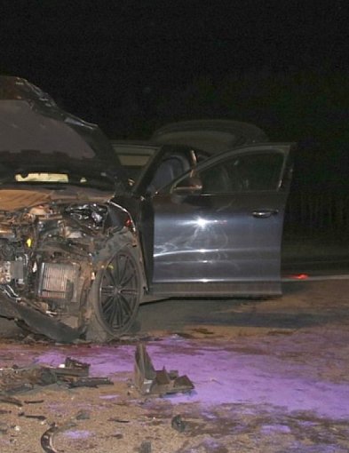 Porsche uderzyło w jaguara. Sprawca skończył w szpitalu-55149