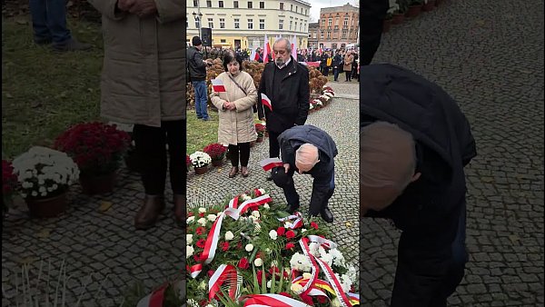 Tak uczcili 11 listopada w Inowrocławiu 🇵🇱🌹#ki24info #Inowrocław...