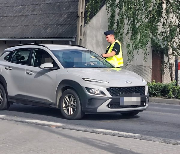 Policjanci sprawdzili kierowców w Pakości-52322