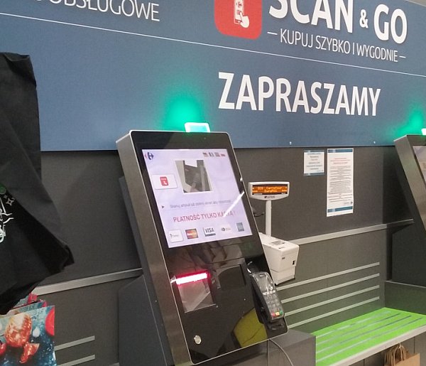 Gigant handlowy może opuścić kraj. Ma w Polsce 800 sklepów-52392