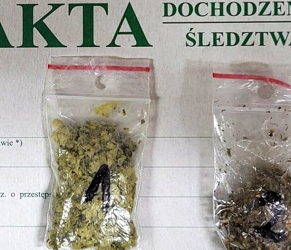 Wpadł z marihuaną... w ustach-53642