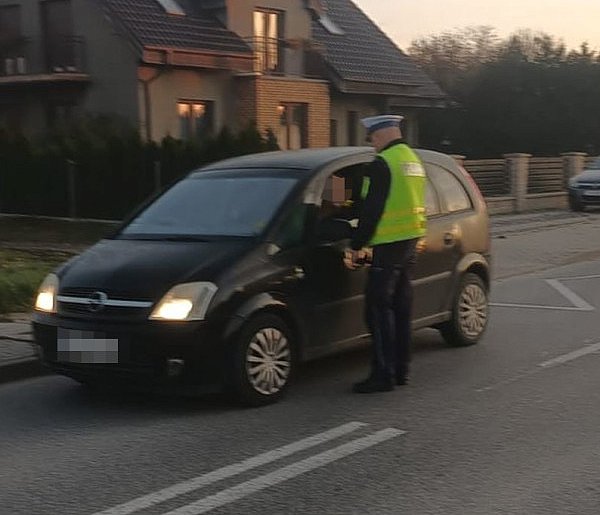 Ruszyli z kontrolami o świcie. Efekt?-53870