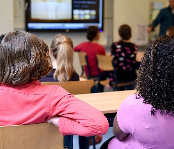 Radni przed decyzją. Szkoły do zamknięcia?-53858