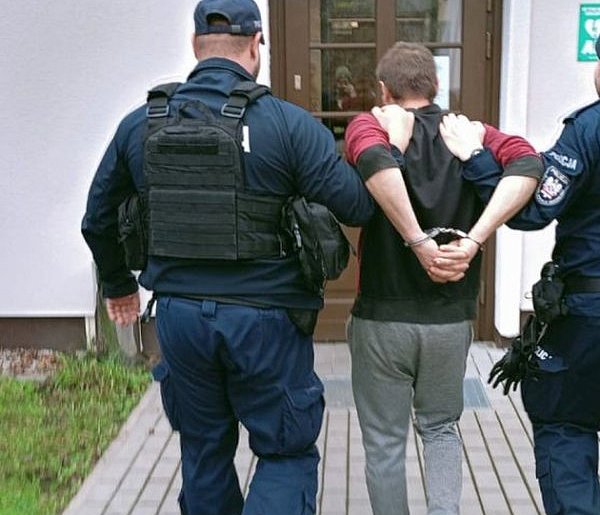 Kierował po alkoholu, miał pięć zakazów i był w Polsce nielegalnie-54326