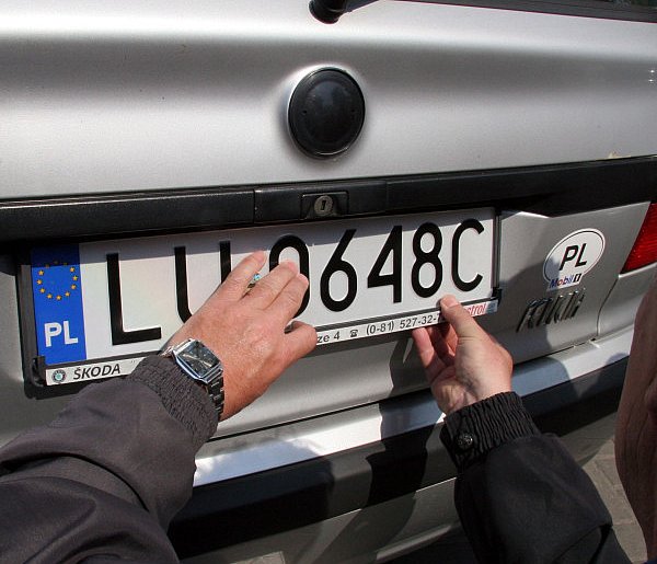 Wyższe opłaty za wydanie dowodów i tablic rejestracyjnych-54823