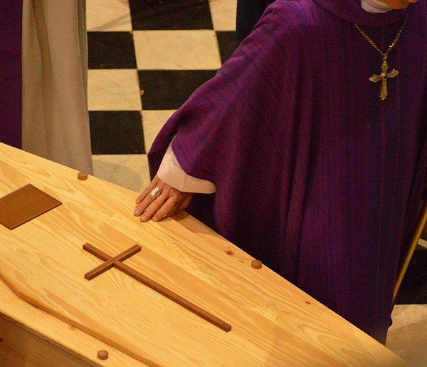 Rewolucja w pochówkach coraz bliżej. Tego w Polsce jeszcze nie było-54962