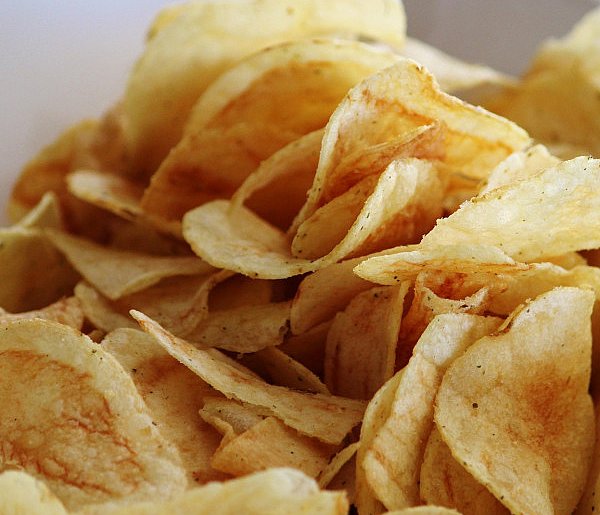 Podatek tłuszczowy uderzy w przekąski? Posłowie pokazują projekt-54994