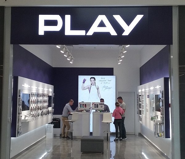 Potężna kara dla Play. Sieć ma zwrócić klientom pobrane środki-54997