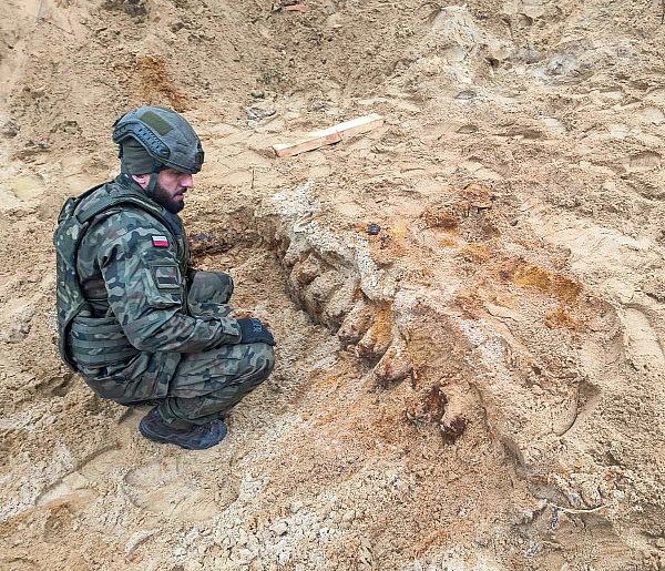 Saperzy z Inowrocławia usunęli ponad 100 pocisków. W pobliżu stoją bloki-55071