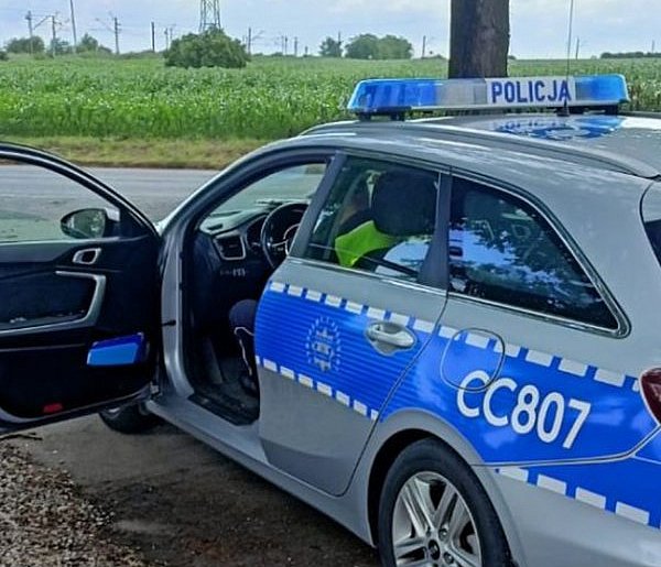 Maserati na zakazie. Kierowca odpowie za przestępstwo i wykroczenie-55492