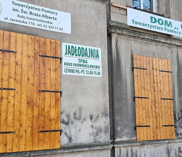 Jeden telefon na 112 i szybka pomoc. 56-latek trafił do szpitala-55636