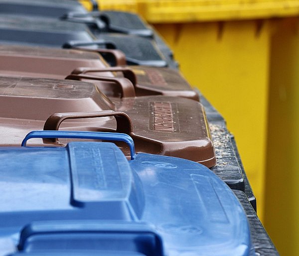 Fioletowe worki na odpady. Oto, co powinno tam trafiać-55854