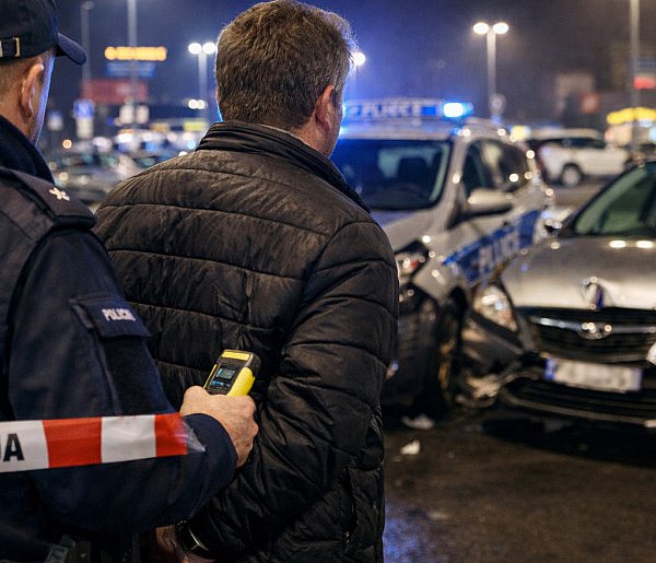 Uciekł po kolizji, ale go namierzyli. Kierowca miał alkohol we krwi-55951