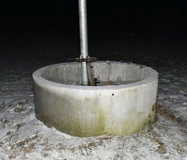 Ukradli elementy studni. Zatrzymani po dwóch dniach i po pościgu