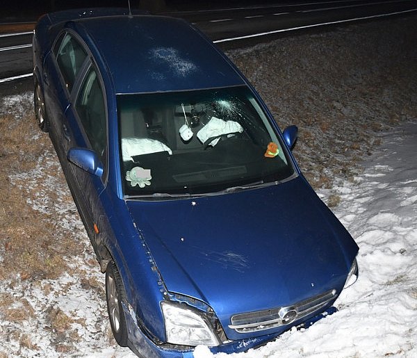 Pijany 18-latek zabrał auto znajomego i wjechał nim do rowu