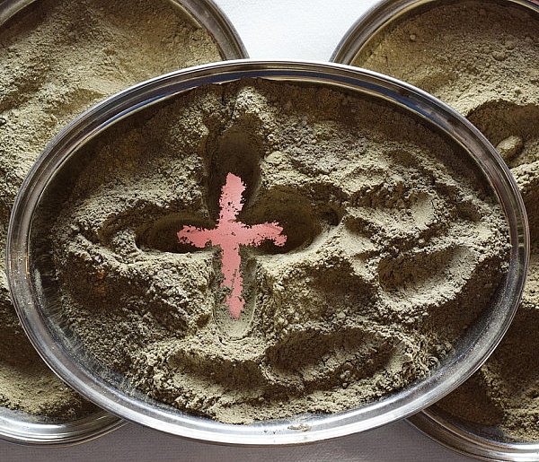 Czy trzeba iść do kościoła w Środę Popielcową? Wyjaśniamy zasady