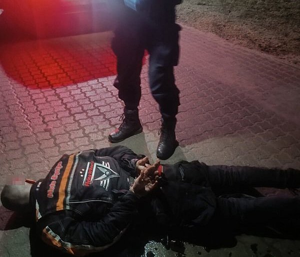 Włamał się do marketu w Pakości. Policja zatrzymała go po chwili