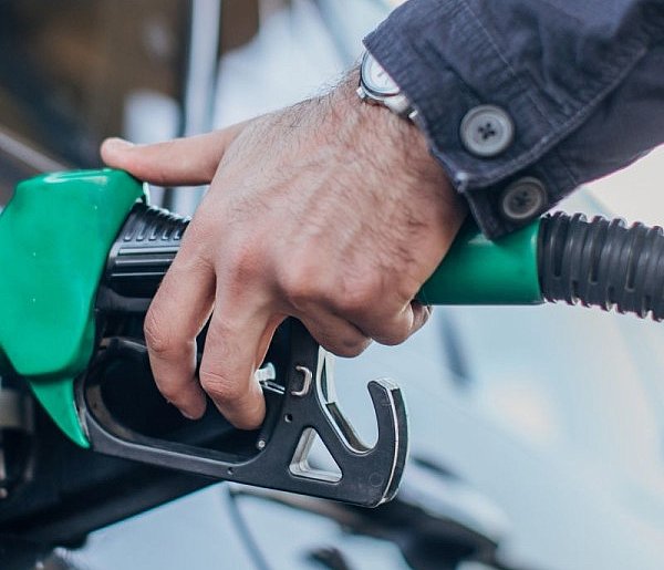 Rzecznik rządu: na dniach będzie zaproponowane rozwiązanie ws. cen paliw