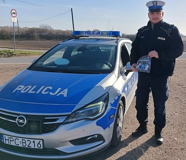 „Łapki na kierownicę”. Policja znów patrzy kierowcom na ręce