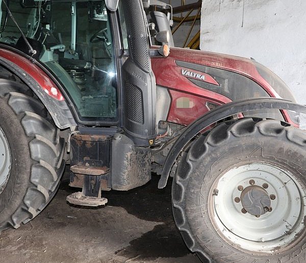 Przewiercił zbiornik w ciągniku i ukradł paliwo