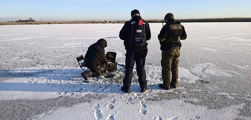 Kontrolowali wędkarzy na jeziorach
