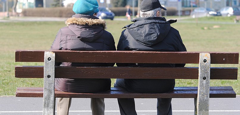 Nowe deski do miejskich ławek. Umowa na 38,7 tys. zł