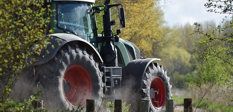 Kompleksowa renowacja ciągnika oraz maszyn rolniczych krok po kroku