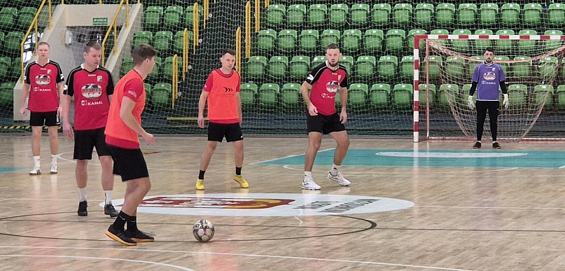 rolKI24.INFO | Zamienili garnitury na sportowe stroje! ⚽🔥