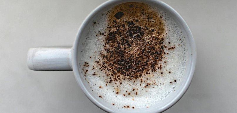 Kawa jak z kawiarni w domowym wydaniu – jakie ziarna wybrać i jak je parzyć?