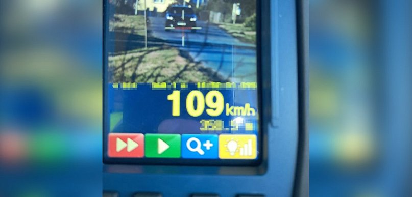 109 km/h w terenie zabudowanym. Kierowca stracił prawo jazdy