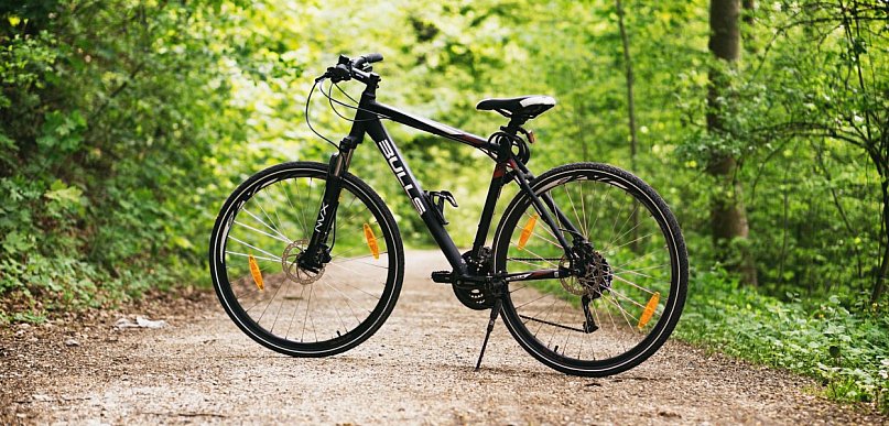 Rowery szosowe – jak wybrać idealny model do jazdy sportowej i rekreacyjnej?