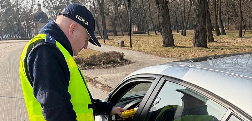 Kontrole na drogach powiatu. Jeden kierowca stracił prawo jazdy