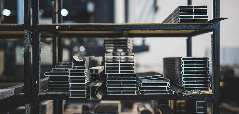 Najczęstsze błędy przy organizacji przepływu materiałów w hali