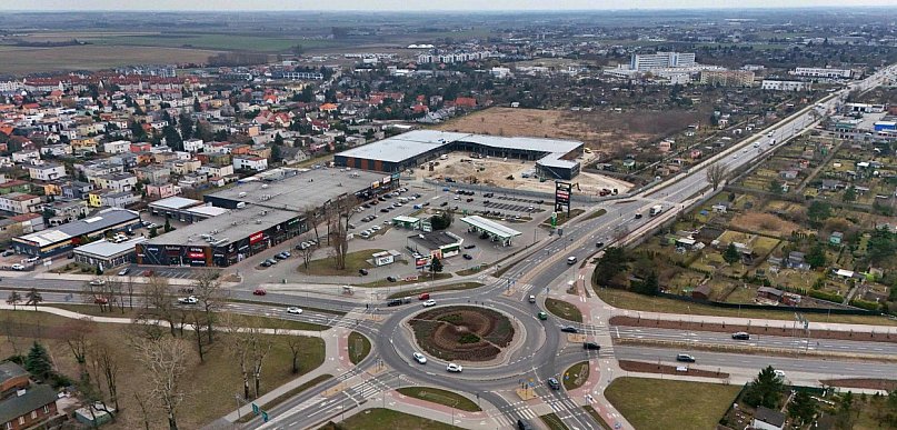 S1 Center rośnie w oczach. Nowe sklepy i setki miejsc parkingowych