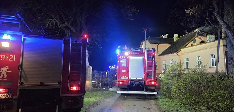 Chwila i zrobiło się groźnie. Świąteczna akcja straży pożarnej