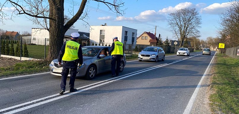 1762 kierujących dmuchało w alkomat