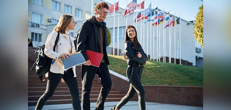 Jak wybrać kierunek studiów - przewodnik dla maturzystów 2026