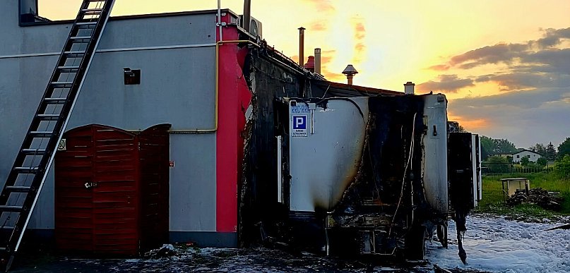 Pożar na stacji paliw w Gniewkowie. Było bardzo groźnie