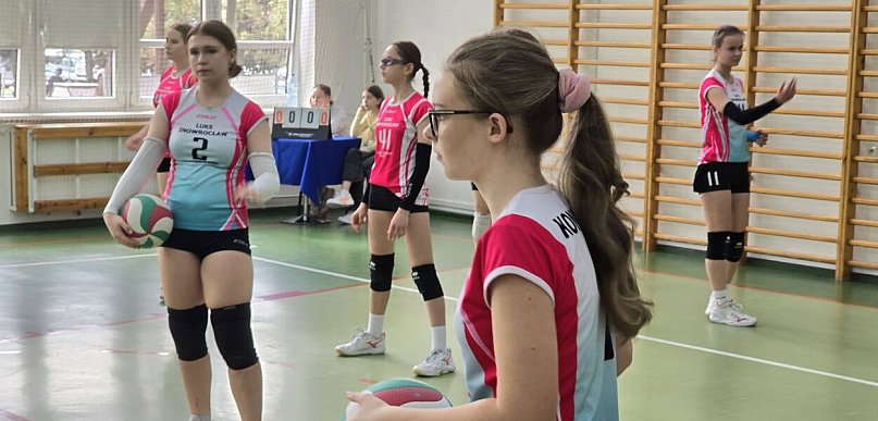 Siatkarskie zmagania w hali. Amatorska liga gra!
