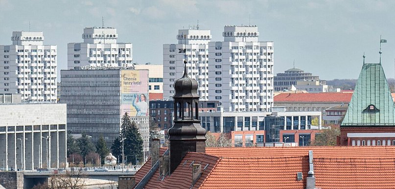 Jak zmieniają się standardy budownictwa mieszkaniowego w Polsce?