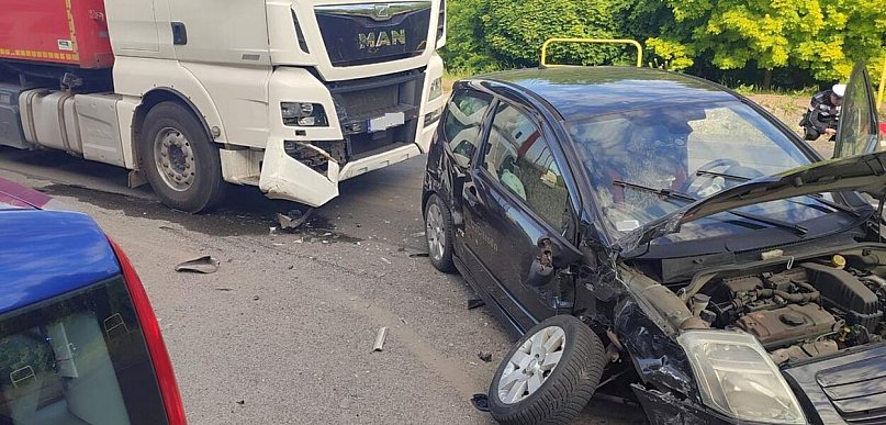 Nie ustąpiła pierwszeństwa i wjechała wprost pod ciężarówkę