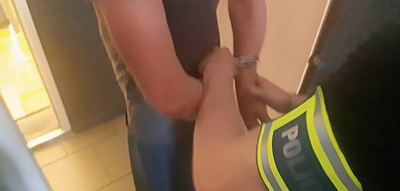 Nie chciał się wylegitymować. Potem groził policjantom