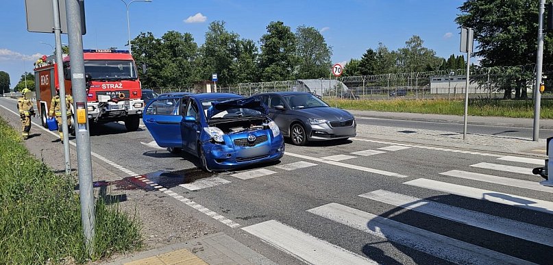 Kolizja dwóch osobówek w Latkowie. Były utrudnienia